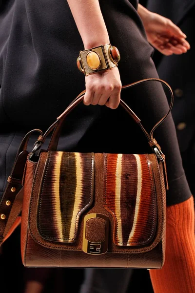 Look 8